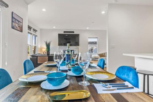 Luxurious 4BR in prime LA location with great view near สวนสาธารณะกริฟฟิธ