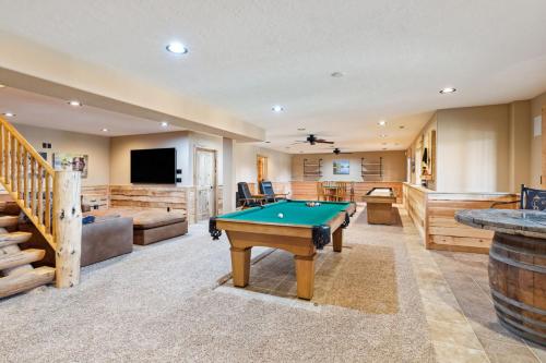 Sweathouse Creek Lodge - image 3