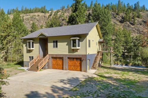 Waters Edge Lodge - image 10