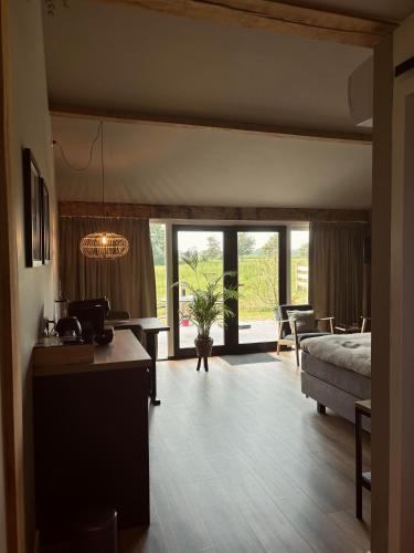 Boerderijkamers Sniedershof in Дернінген