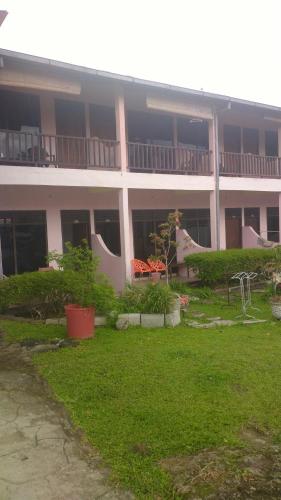 Jardin, Bernard's Guest Houses in Samosir