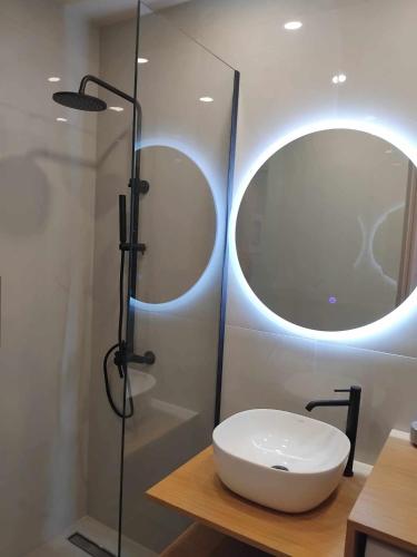 Simple, Calm and Luxurious, Каламата (фото 4)