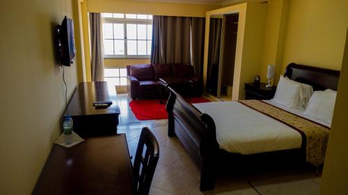 Deluxe Double Room image 3