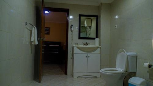 Deluxe Double Room image 5