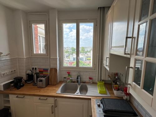 Kitchen, Ideal pour visiter Paris in Saint Mande