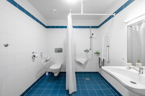 room detail thumbnail 2