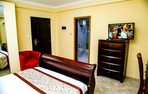 Twin Room image 5