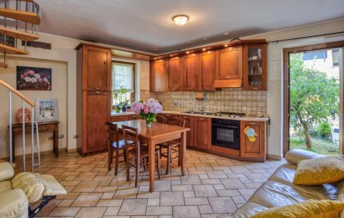 Konyha, Amazing Apartment In Artogne With Wifi in Artogne