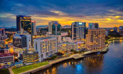 Riverbank Suites Unit 805 - Kuching