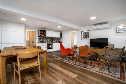 Modern Home in Deakin Medical Precinct - Hosted by Canstay in Deakin