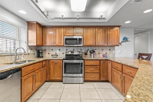 Oceanwalk 18-301 in New Smyrna Beach, USA