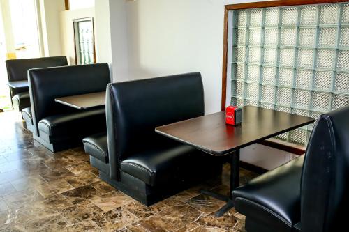 Deluxe Double Room with Sea View image 3