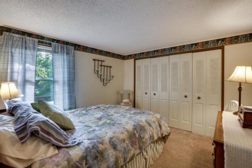 Great Valley Mtn House on 30 Acres with Pond and Grill - image 3