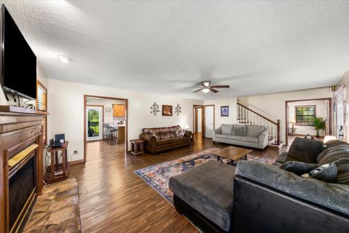 Sevierville Mountain Retreat- Breathtaking Views! home in Sevierville, USA