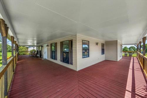 Sevierville Mountain Retreat- Breathtaking Views! home in Sevierville, USA