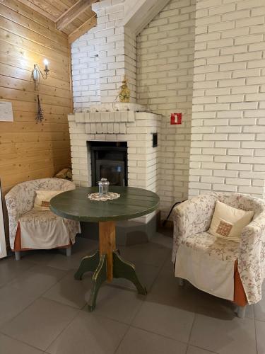 Maison Blanche Ecohousе in Poselok Mytnytsya