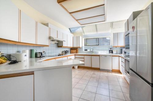 Stylish & Central Vancouver Retreat - Steps from Local Attractions! in Vancouver, Canada