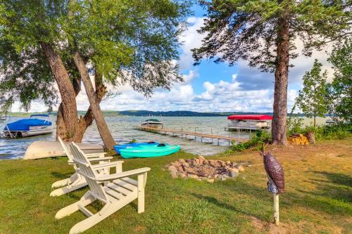 Spacious Lake Leelanau Cottage with Fire Pit! in Traverse City, USA
