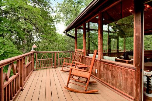 Whispering Hollow in Eureka Springs, USA