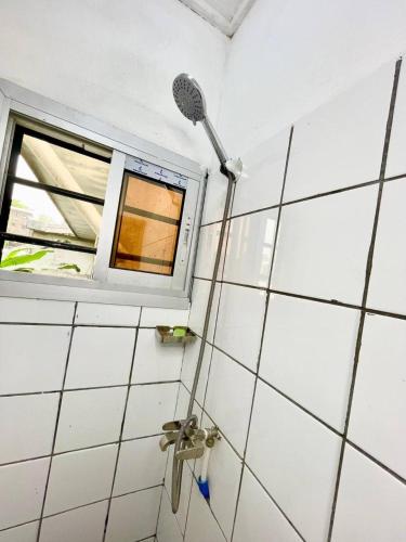1Bed Studio Sleeps 2 - Wifi Parking - image 2