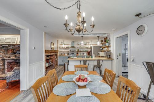 Quintessential New England Home with Patio and Grill! in Putnam, USA