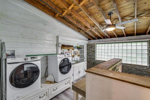 Quintessential New England Home with Patio and Grill! in Putnam