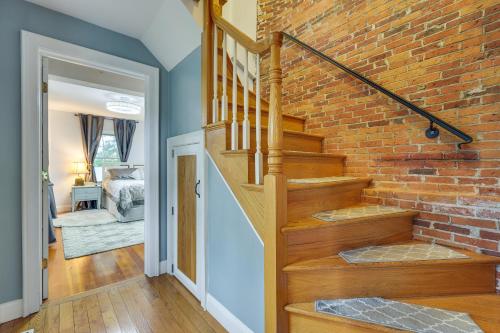 Quintessential New England Home with Patio and Grill! in Putnam