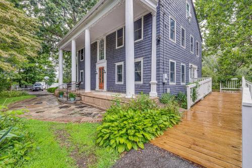 Quintessential New England Home with Patio and Grill! in Putnam