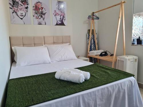 Kitnet404 central, com tv smart,linda vista para janela