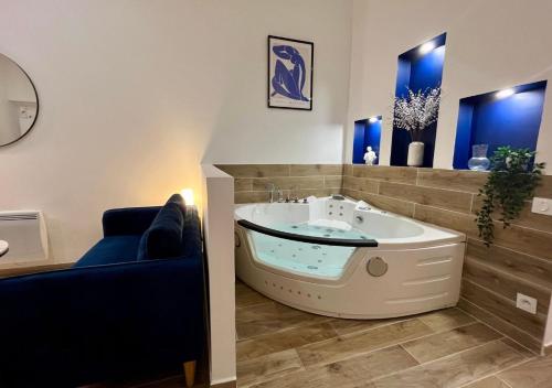 Suite romantique avec Balnéo, Marseille (fotografie 8)