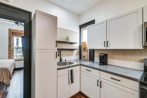 Apartment with Deck in Albany, Walk to Downtown!