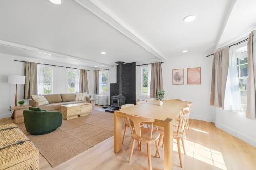 4 bedrooms, 7 beds