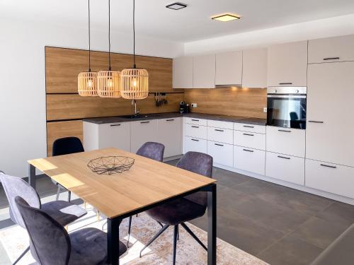4-Zimmer Wohnung, zentral Fränkische Schweiz, Neubau, Parkplatz, 3 SZ, 2 BZ, große Terrasse in Ebermannstadt, Deutschland