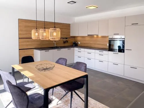 4-Zimmer Wohnung, zentral Fränkische Schweiz, Neubau, Parkplatz, 3 SZ, 2 BZ, große Terrasse in Ebermannstadt, Deutschland