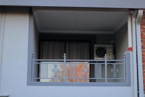 Arrival Center BnB in มาเซรู