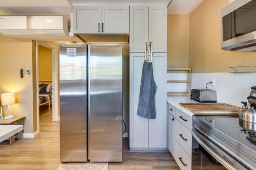 Cozy Santa Clarita Cottage Near Parks and Trails! in Santa Clarita, USA