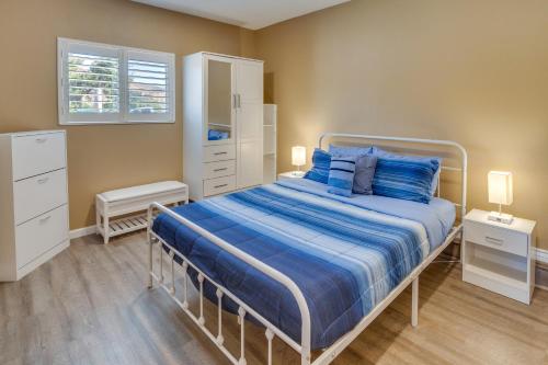 Cozy Santa Clarita Cottage Near Parks and Trails! in Santa Clarita, USA