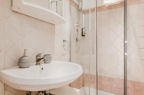Ariana Luxury Guest House - image 7