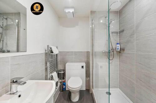 4 Separate Beds Sleeps 6 Beautiful 2 bed Apt - image 7