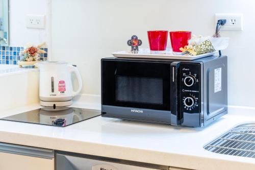 Cozy well-equipped suite xinyi - image 3