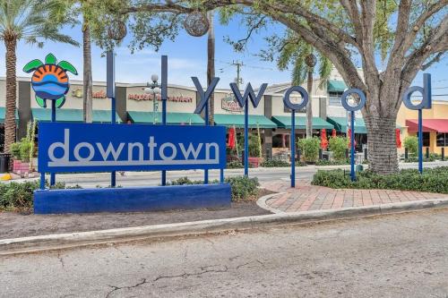 Stylish Hollywood One Bedroom Close To Beach in Hollywood, USA