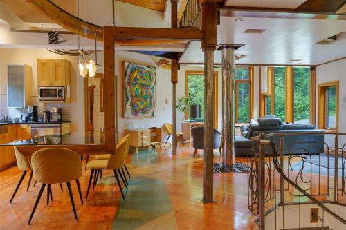 The Sculptural Nature Escape Spa & Billiards in วัล-เดวิด (QC)