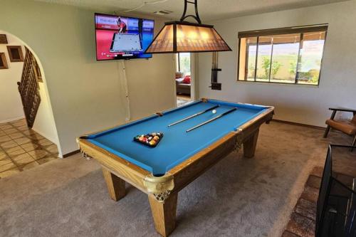 Cliff Views - Hot Tub - SUPs - Boat Parking - Sleeps 16, Page (Foto 3)