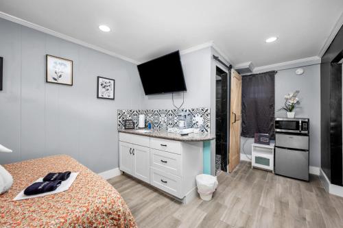 Charming Urban Studio Near Rice University & Museum District near มีนิล คอลเลคชั่น