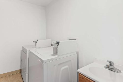 SureStay Hotel by Best Western Manchester - image 6