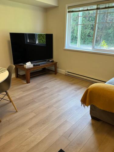 2 Beds Guest Suite to Yourself at Coquitlam Centre Mall in Port Coquitlam, Canada