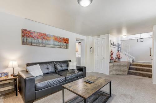 4BD Centrally Located Dog-Friendly Close to Park in Colorado Springs, USA