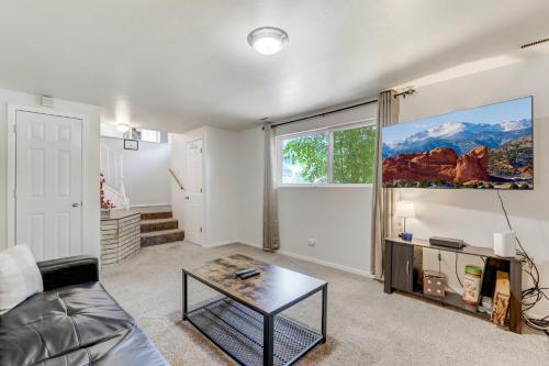 4BD Centrally Located Dog-Friendly Close to Park in Colorado Springs, USA