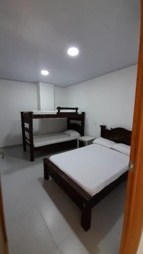 1 double bed, 2 twin beds