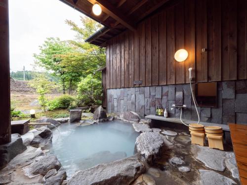 room detail thumbnail 2